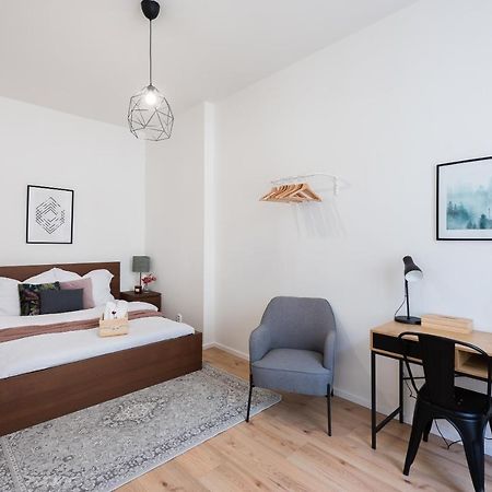 10 Min City Centre 5 People Apartment, Free Coffee Prague Extérieur photo
