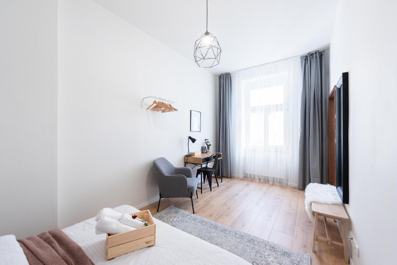 10 Min City Centre 5 People Apartment, Free Coffee Prague Extérieur photo